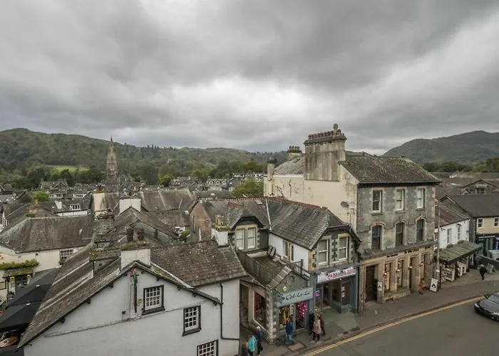Best Location Close To Everything, Modern, Dog Friendly, Amazing Views!