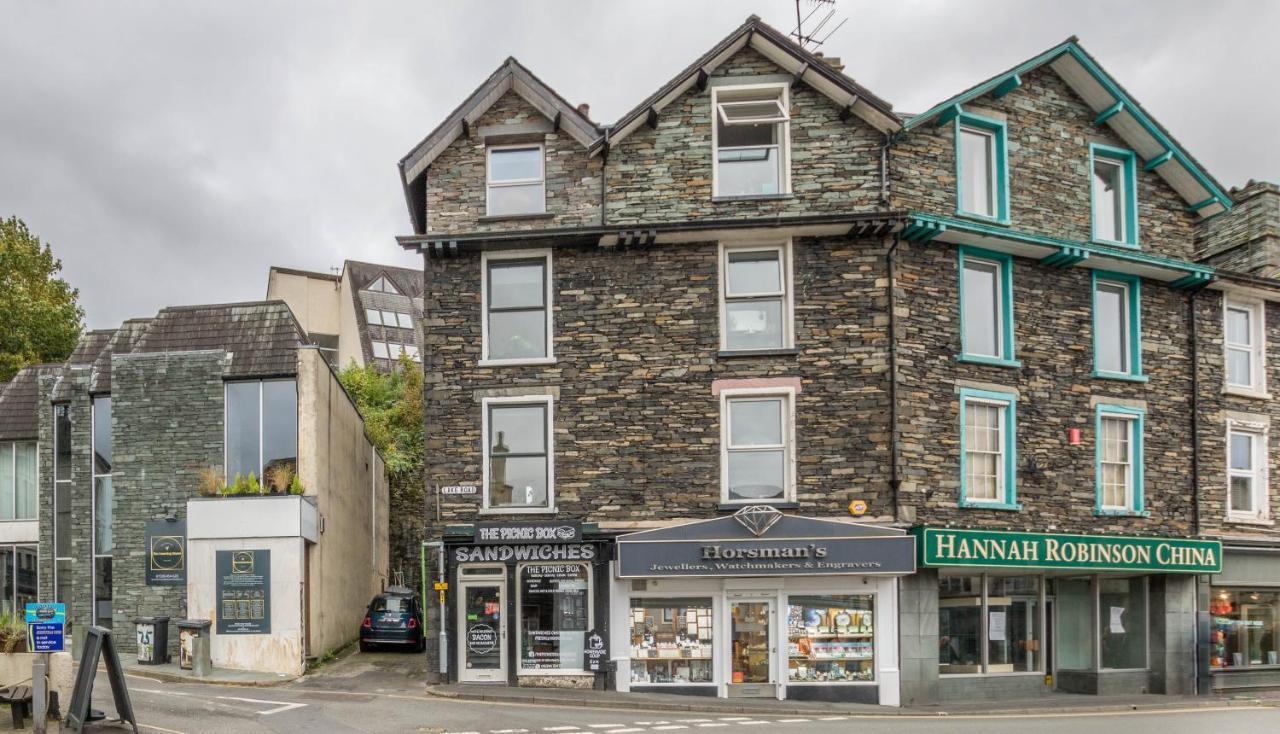 Location Close To Everything, Modern, Dog Friendly, Amazing Views! *